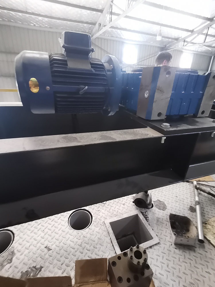 碳纖(xian)維泵廠家(jia)